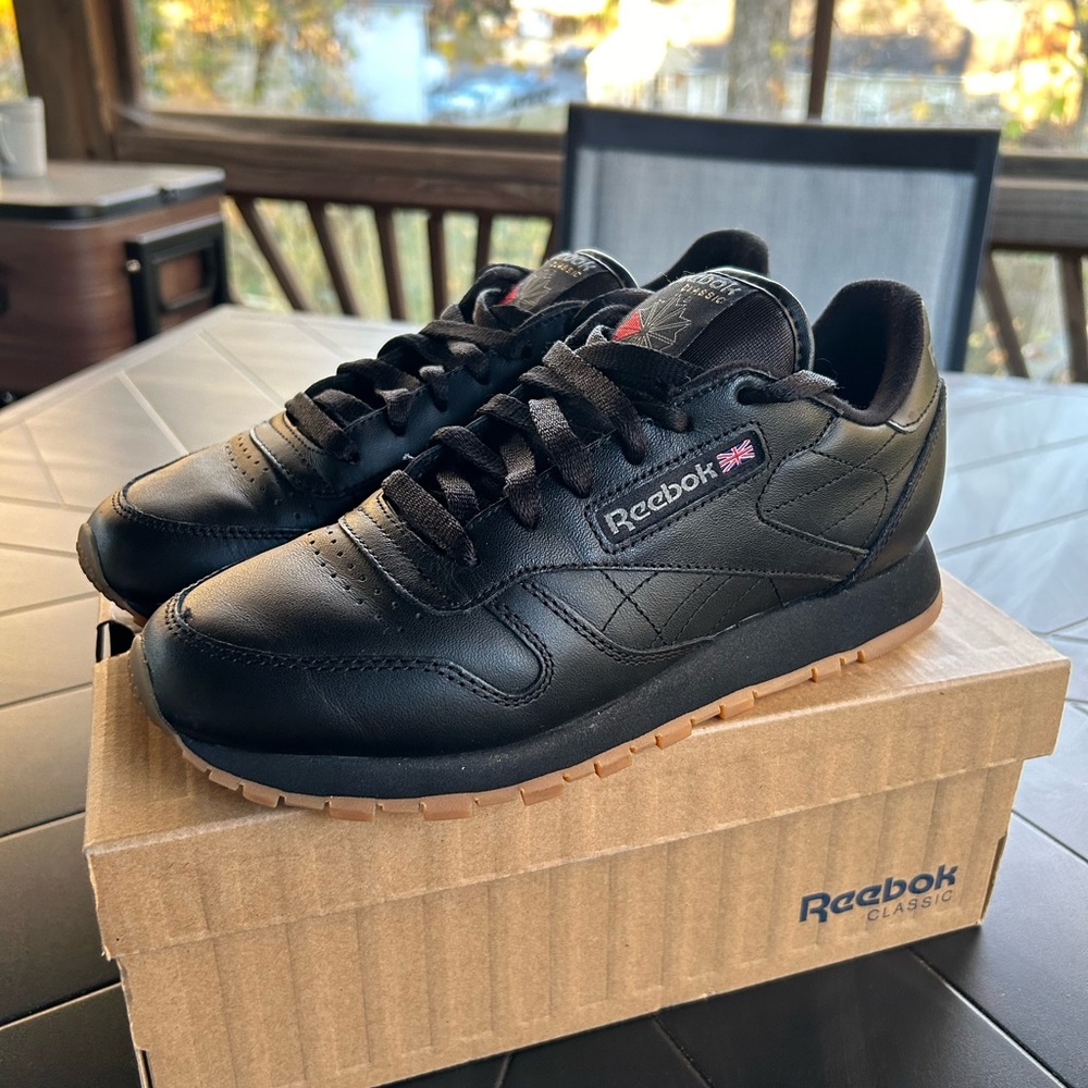 Classic Leather Casual Black Reebok Sneakers- US women’s size 7.5